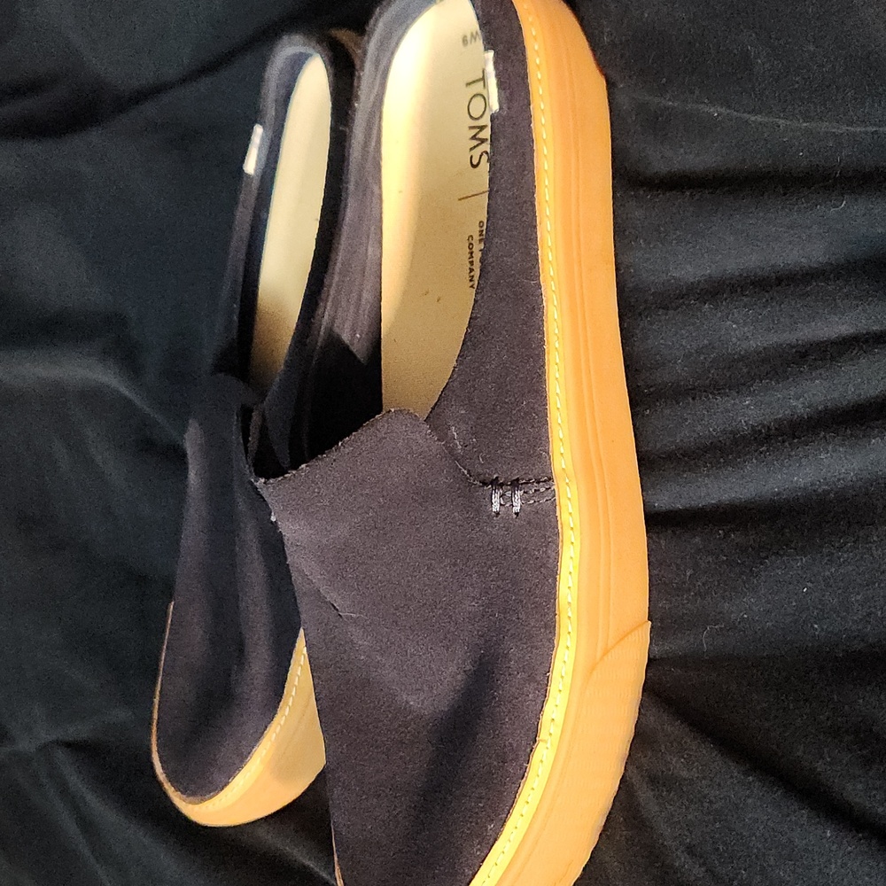 Toms